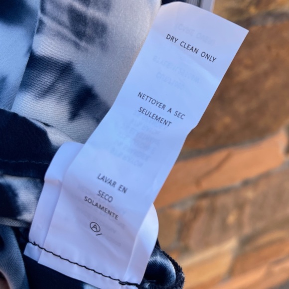 Karen Kane Blue and White Tie Dye Button Down Front Shirt Size 3X - Picture 15 of 16